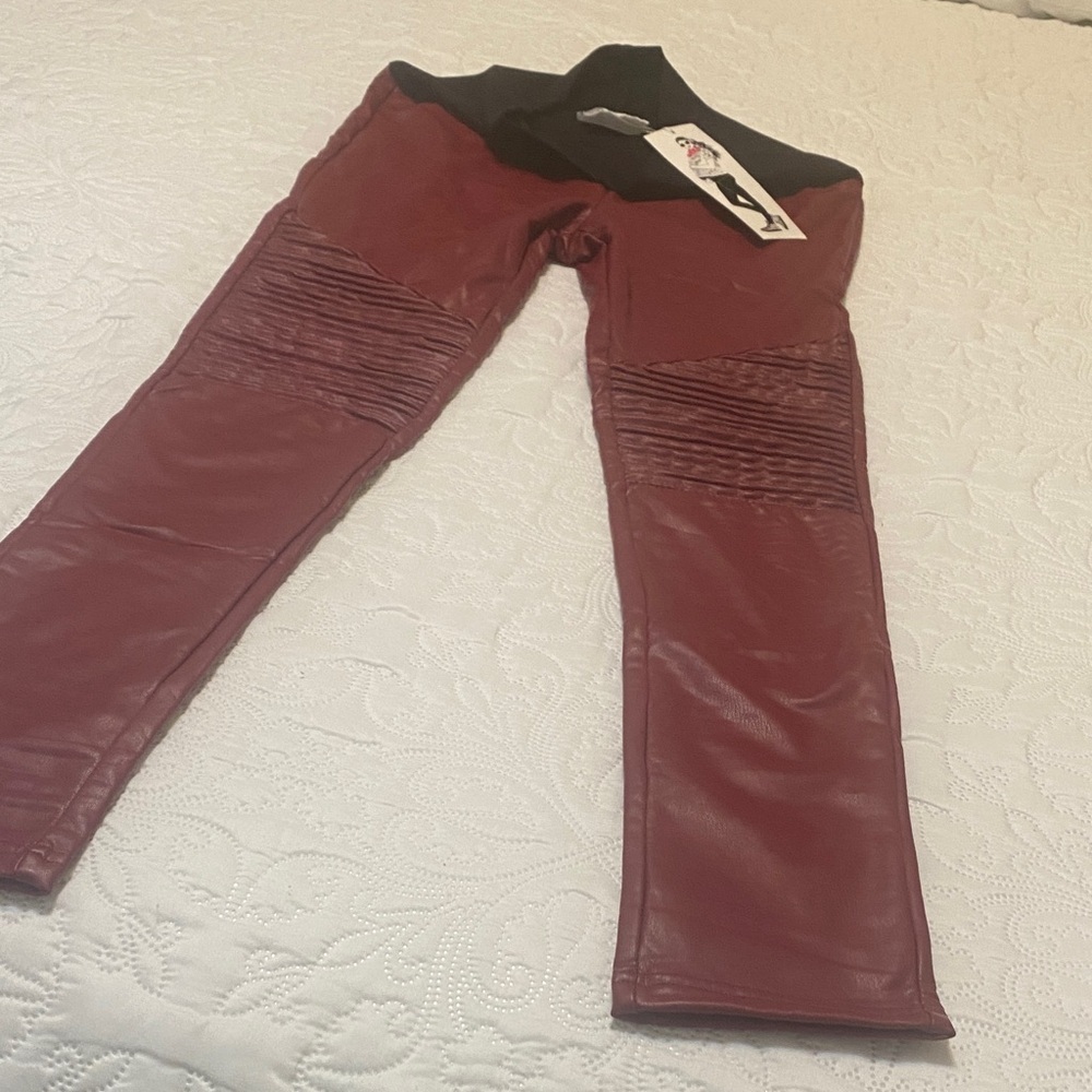 Preggo Women’s Popstar Mamacita Maternity Moto Leggings - Picture 4 of 8